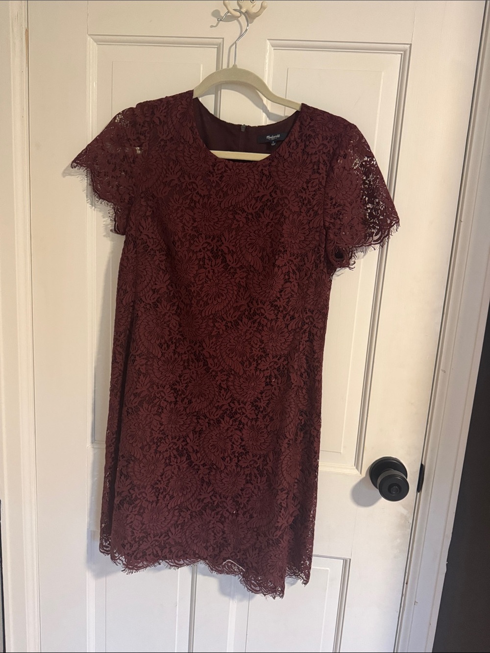 Madewell Women's Lace Shift Dress - Burgundy. Size 0.